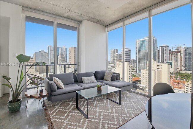 Foto del edificio - 151 SE 1st St