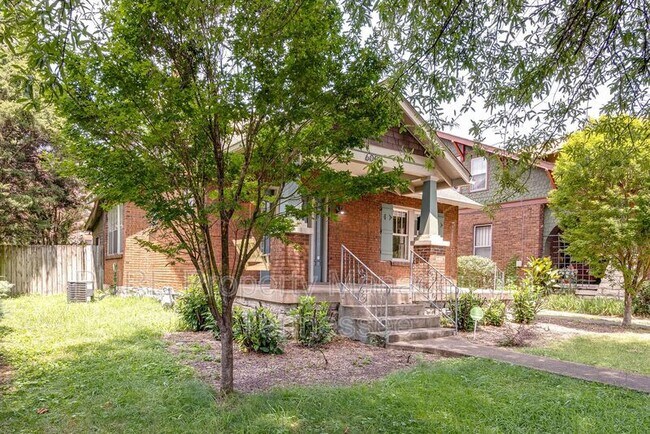 Building Photo - 605 Fatherland St