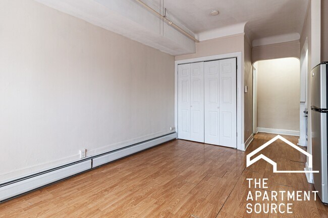 Foto del edificio - 948 W Cuyler Ave