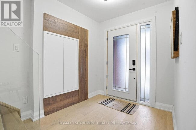 Building Photo - 108 Greenshire Dr