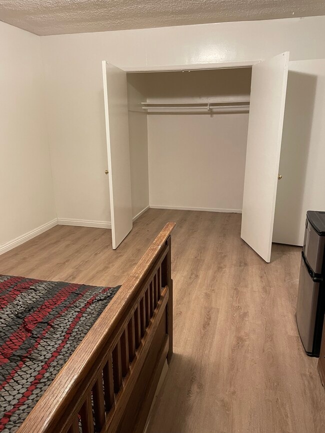 Building Photo - 640 Elm Ave