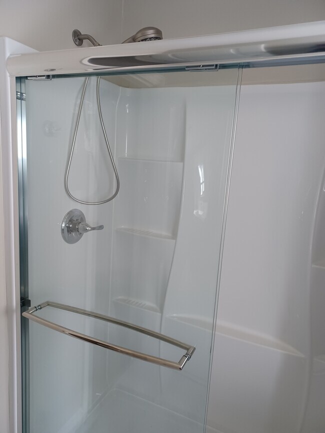 Shower - 3716 Carmona Ave