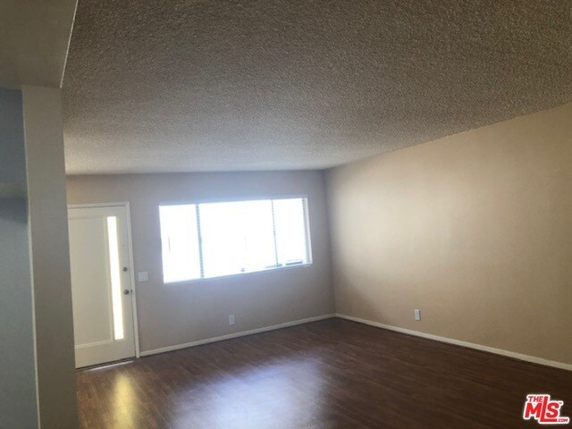 Building Photo - 135 W 64th Pl