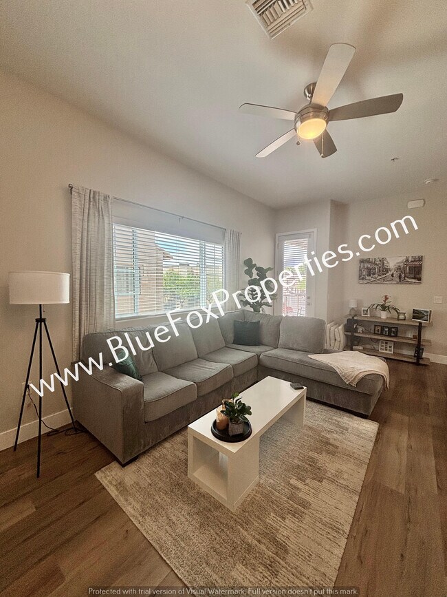 Foto del edificio - 2036 E River Rd