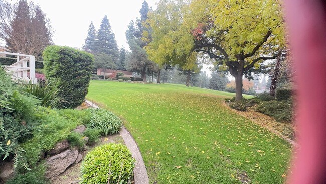 Foto del edificio - Beautiful Home with Golf course Views