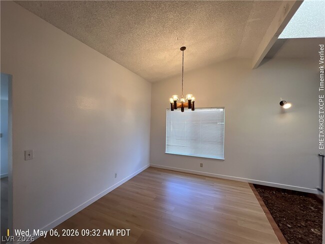 Building Photo - 2513 Lourdes Ave