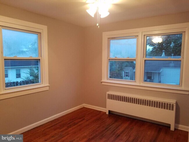 Foto del edificio - 7 E Main St