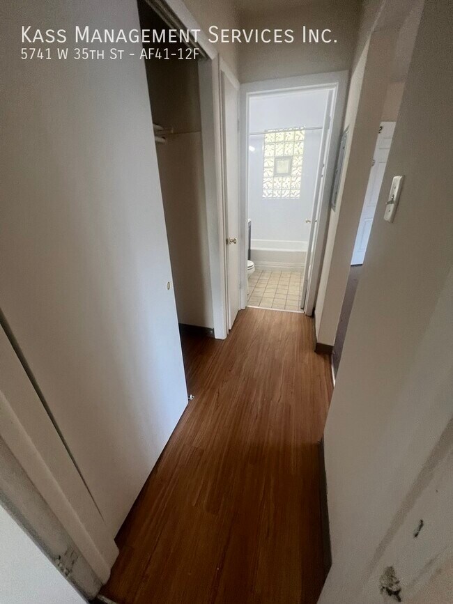 Building Photo - Charming 1 bedroom in Cicero - Heat Incl -...