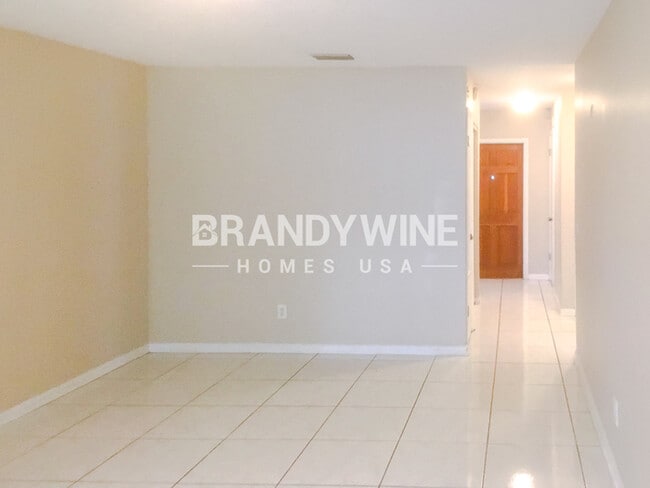 Building Photo - 1608 Robin Ln