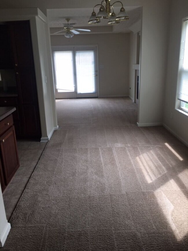 Foto del edificio - Leestown Rd area -Spring Valley 250801