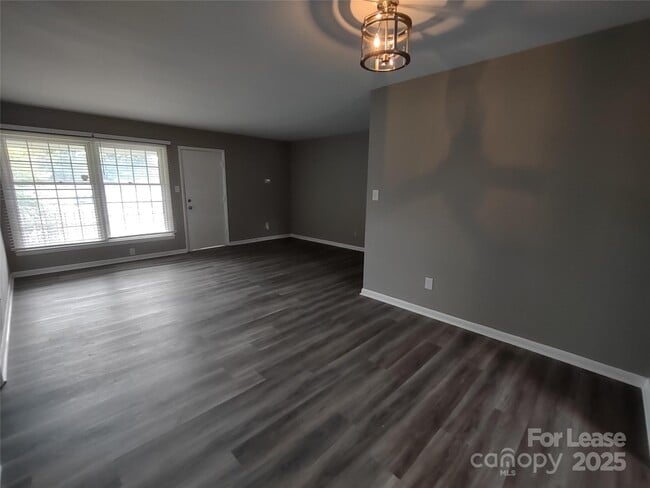 Building Photo - 4601 Coronado Dr