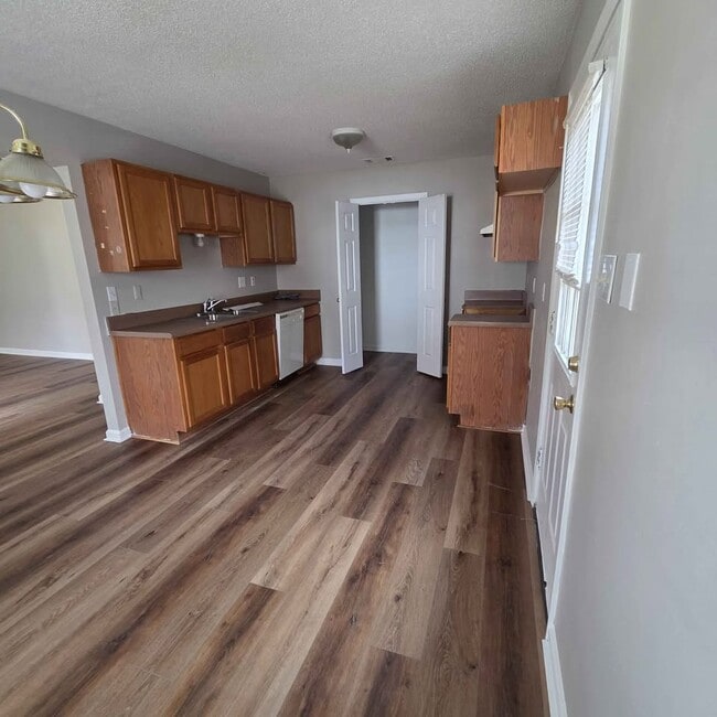 Building Photo - 2583 Faxon Ave