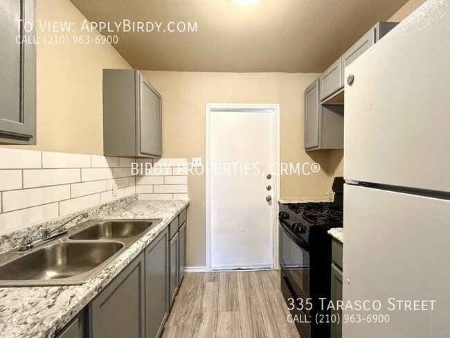 Building Photo - Charming 2 Bed Duplex in San Antonio, TX!!