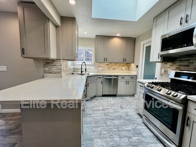 Building Photo - 1012 Barrett Ave