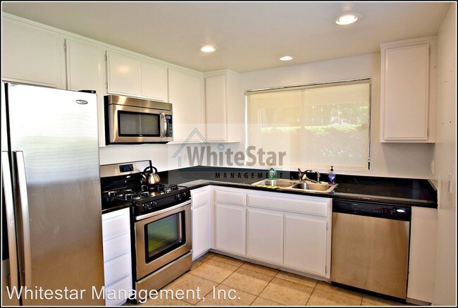 Building Photo - 3 br, 2 bath House - 74955 San Simeon Dr