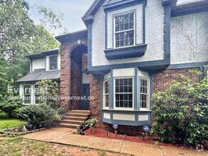Building Photo - 3059 Southampton Dr