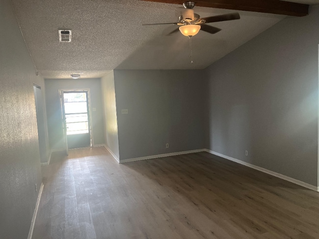 Building Photo - 3322 Tallwood Dr