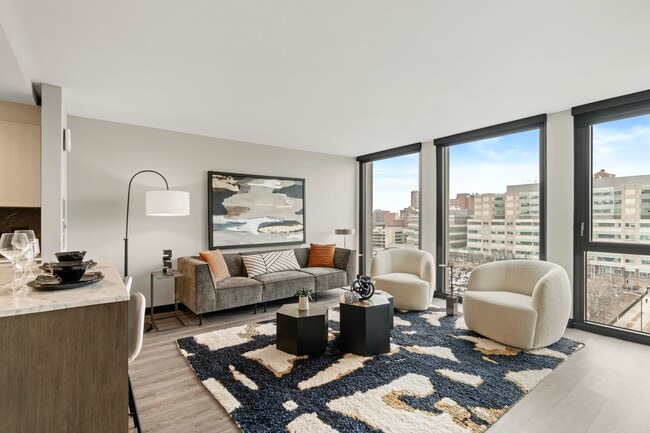 Photo - 1918 W Ogden Ave Apartment