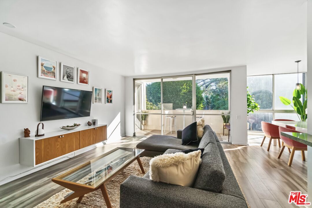 Foto principal - 1015 Kings Rd