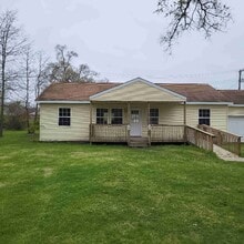 Building Photo - 968 Chicago Ave