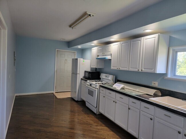 Foto del edificio - 14802 Cooper Ave