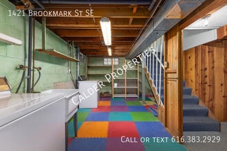 Building Photo - 1421 Brookmark St SE