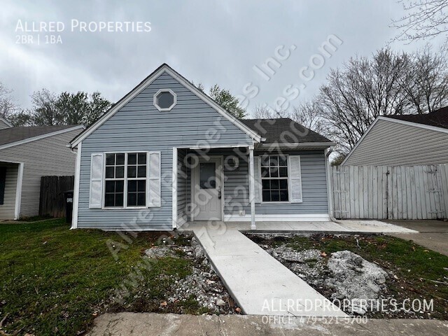 Primary Photo - 2010 Blueberry Ln