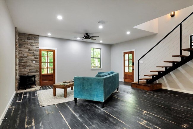 Building Photo - 384 Forest Hills Loop