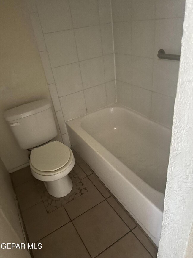 Foto del edificio - 10425 Ashwood Dr