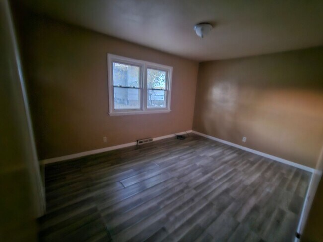 Building Photo - 3032 West Malone Street