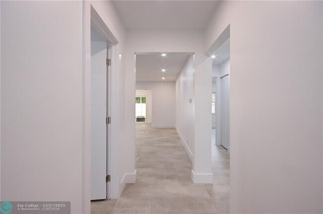 Foto del edificio - 407 SW 76th Terrace