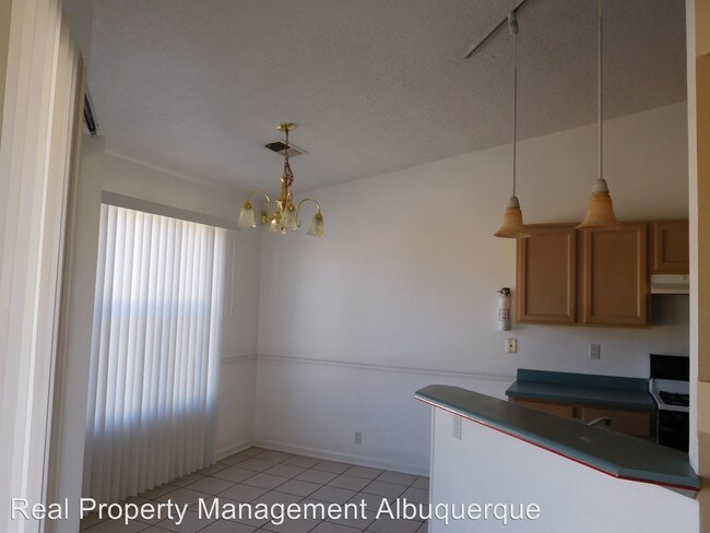 Foto del edificio - 8223 Emerald Sky Ave SW