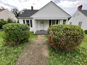 Building Photo - 2020 Rose Ln