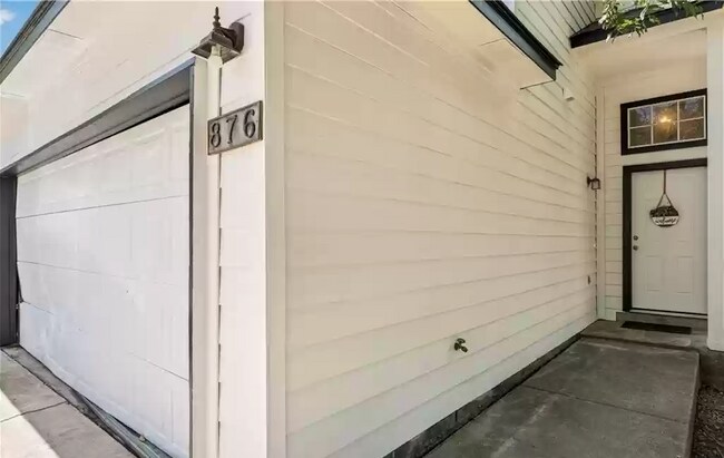 Building Photo - 876 Sagewood Trl