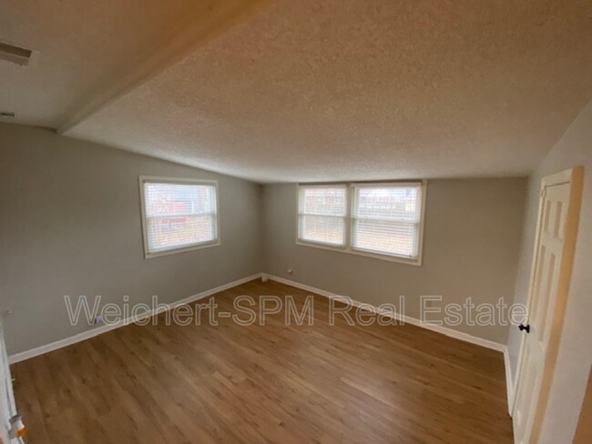Building Photo - 4850 Marlin Ave