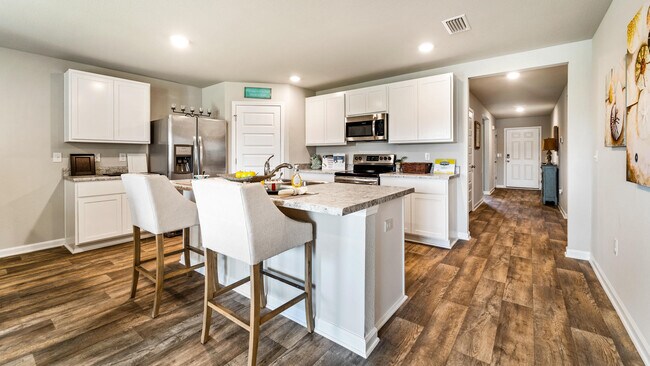 Building Photo - 123 American Ct