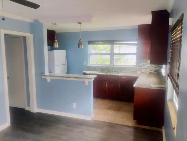 Foto del edificio - Great 3 Bedroom for rent! Reasonable Rent!