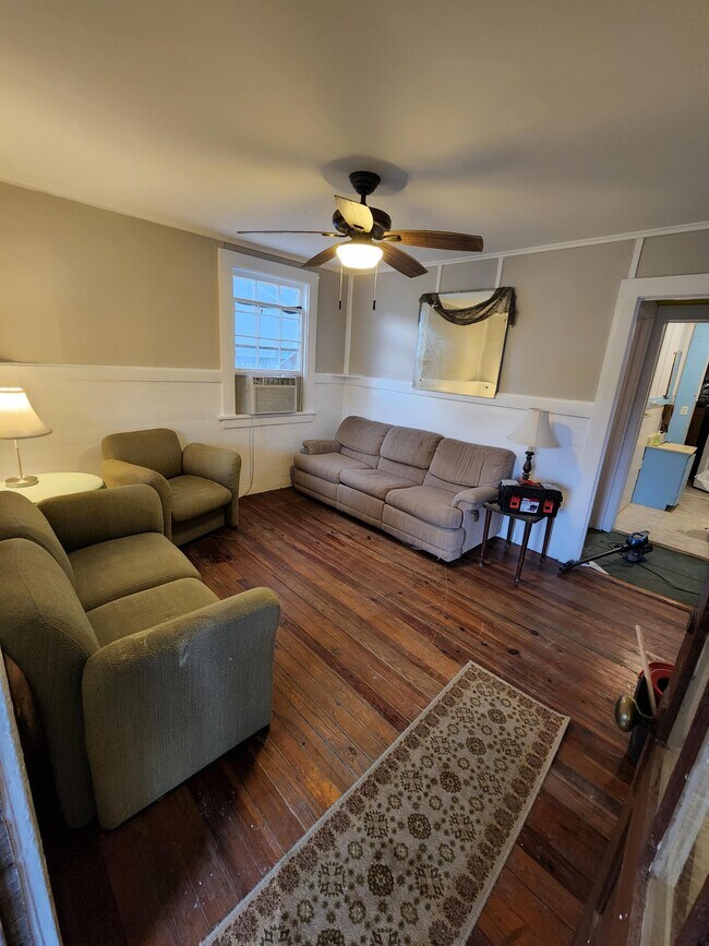 Foto del edificio - 8 Cedarwood Ave