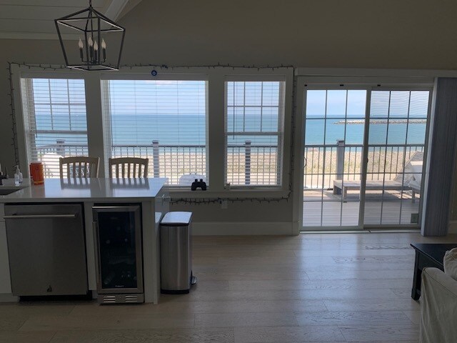 Foto principal - 176 Winthrop Shore Dr