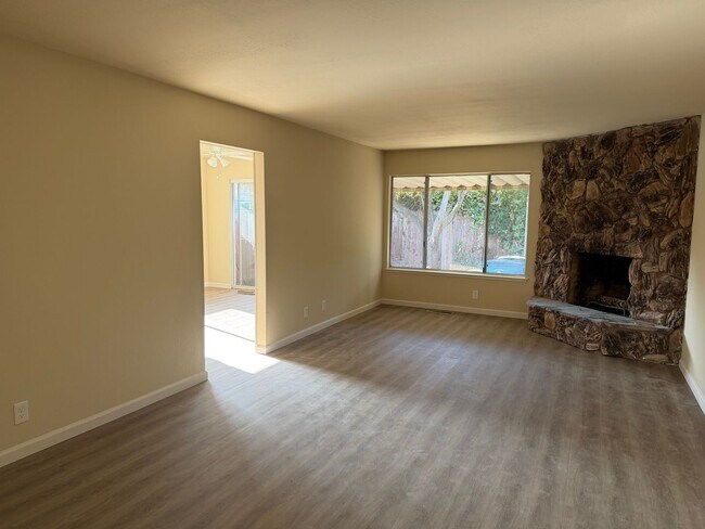 Foto del edificio - Kent/Pal