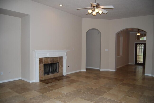 Building Photo - 122 N Archwyck Cir