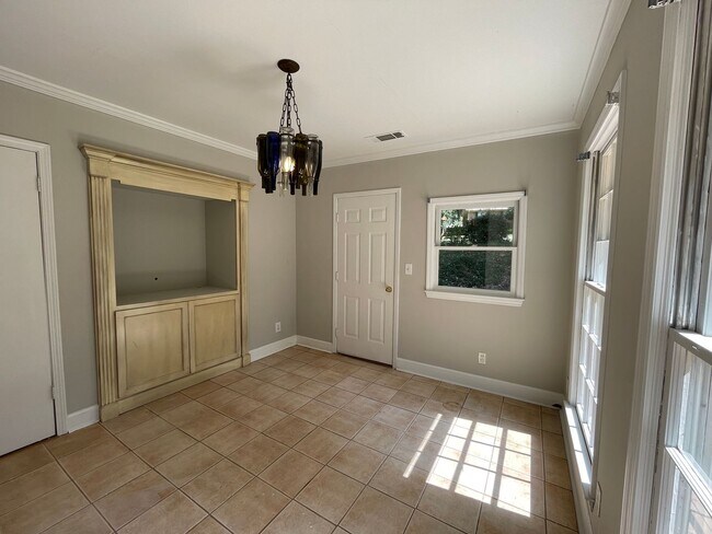Foto del edificio - 260 Timberlane Dr