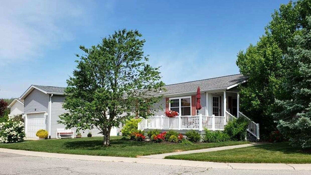 River Ridge Apartments in Saline, MI