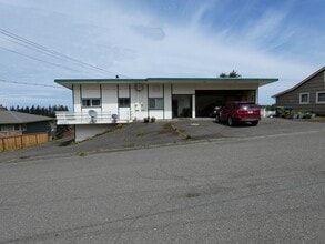 Building Photo - 1729 E 3rd St