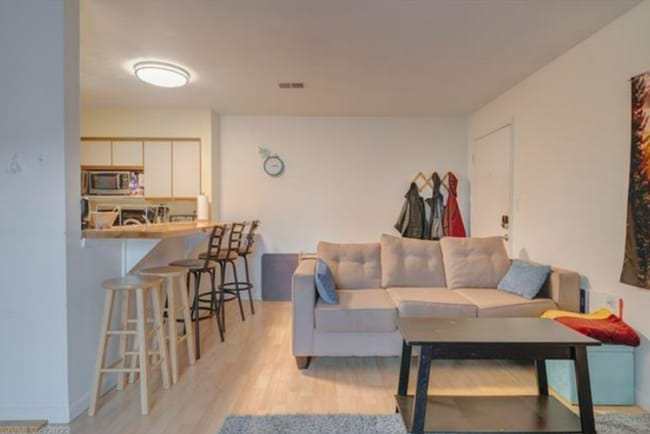 Building Photo - Partially Furnished Condo Near VT