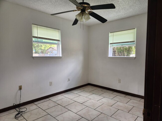 Foto del edificio - 11417 Jefferson Hwy