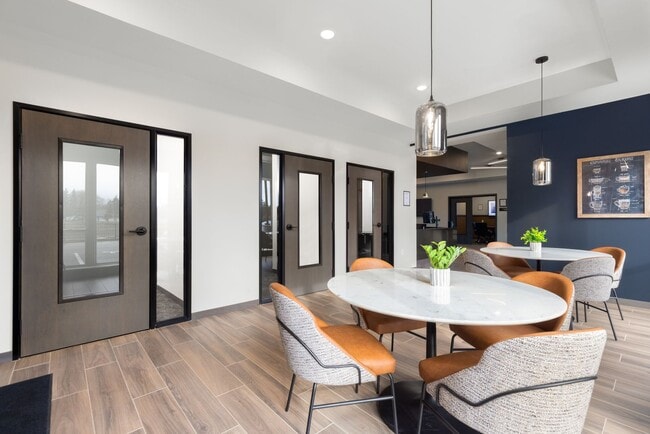 Interior Photo - Noble