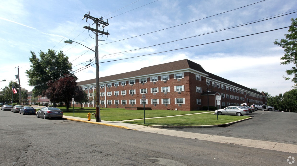Primary Photo - Ehrhardt Gardens