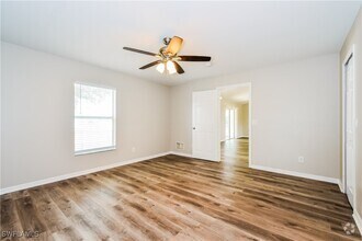 Building Photo - 2716 SW 11th Ct