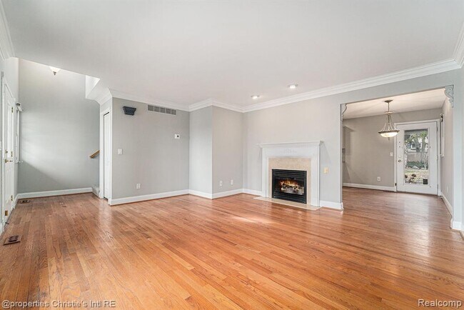 Building Photo - 1630 Normandy Rd